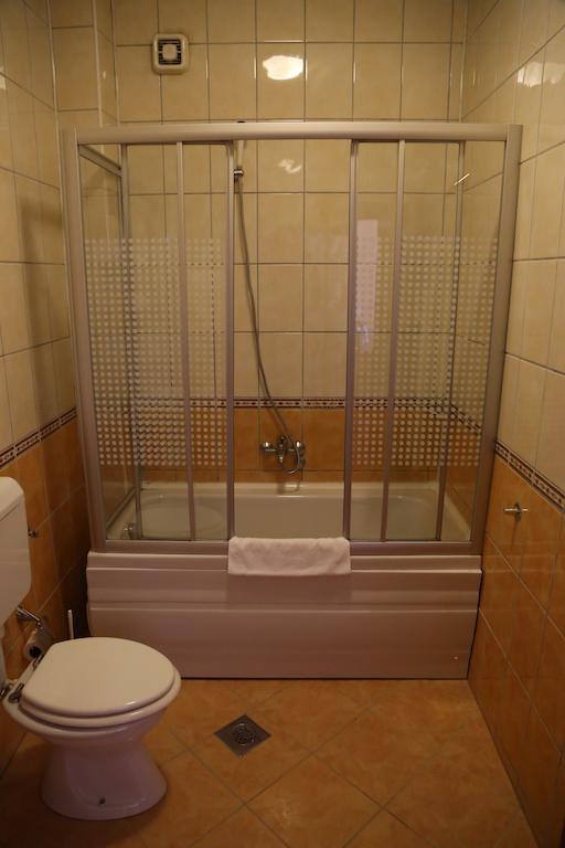 Hotel Apollonia Priština Pokoj fotografie