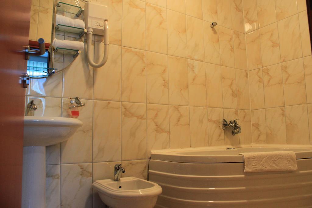 Hotel Apollonia Priština Pokoj fotografie